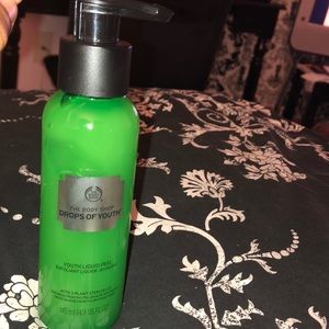 The Body Shop Drops of Youth Liquid Peel